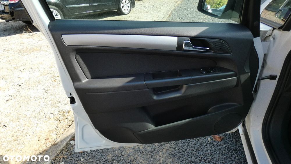 Opel Zafira - 23