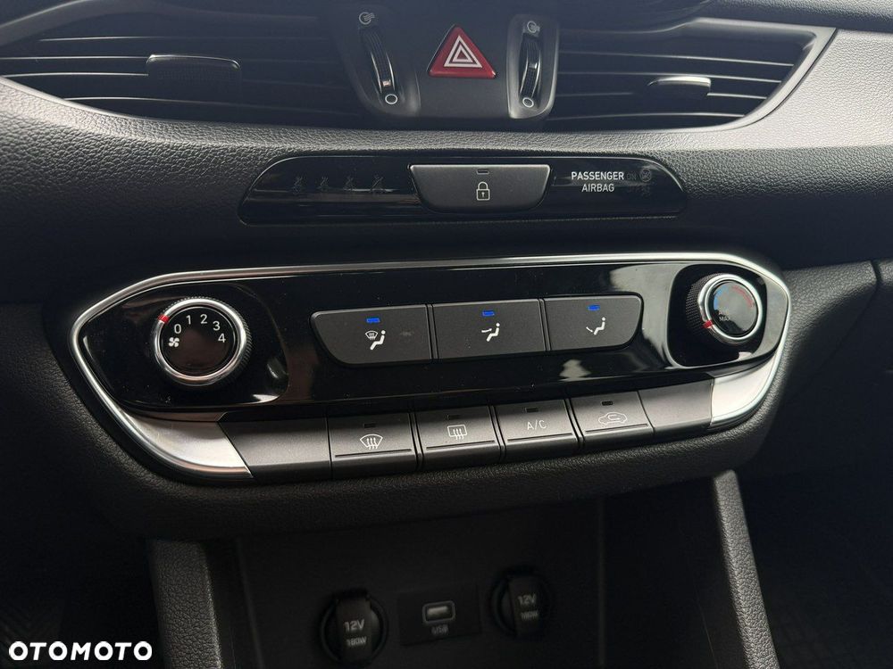 Hyundai i30 1.0 T-GDI Classic + - 14