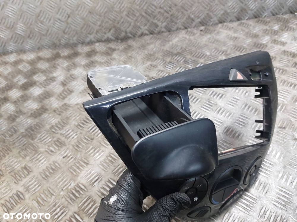 RAMKA KONSOLI ŚRODKOWA FORD FOCUS MK1 98AB-15000-CCW 2M5XA047A04 - 2