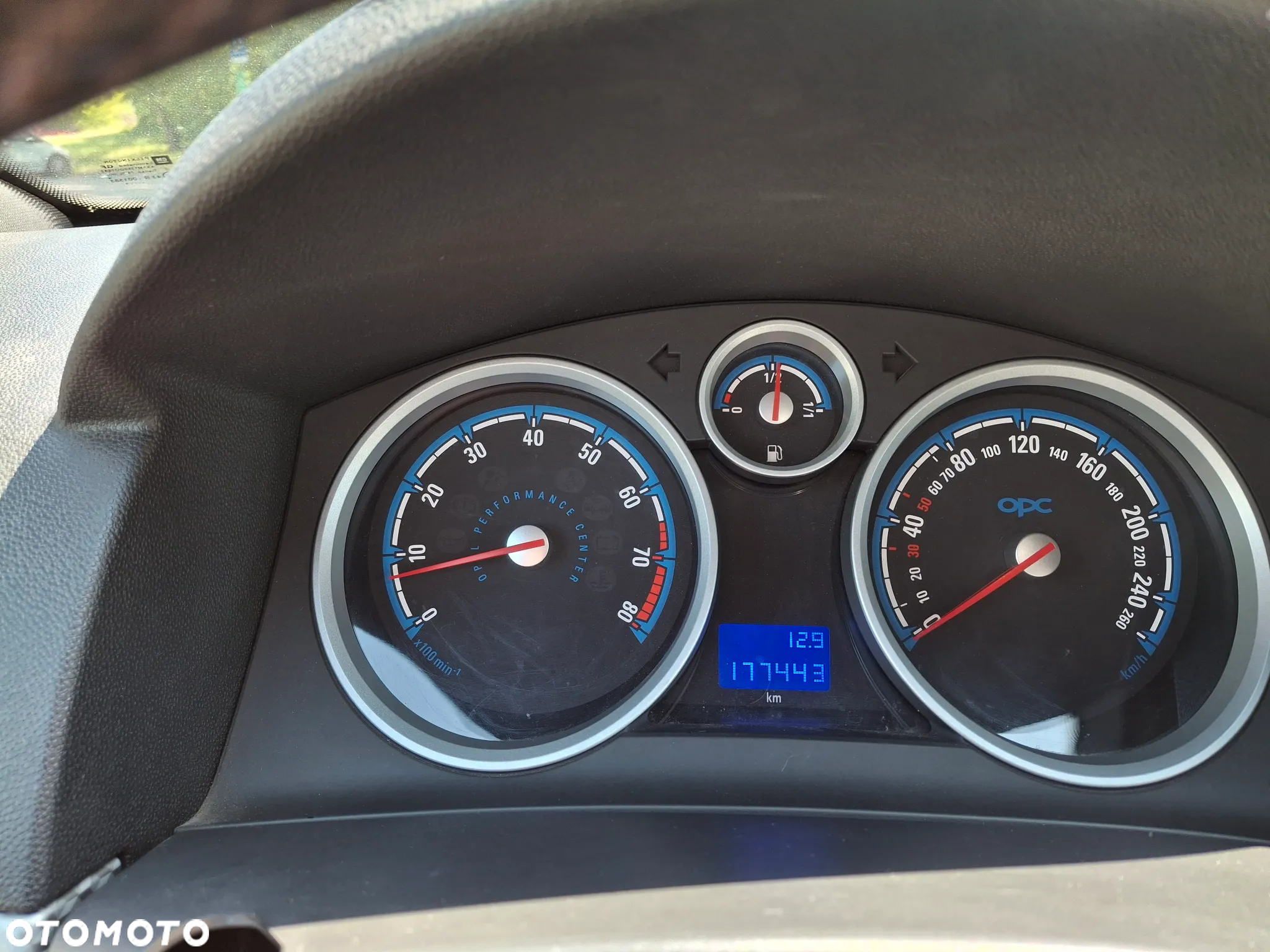 Opel Astra GTC 2.0 Turbo Sport - 8