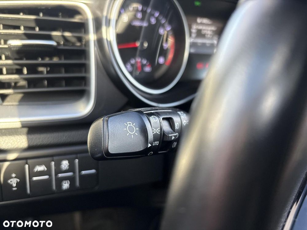 Kia Ceed 1.5 T-GDI M DCT - 11