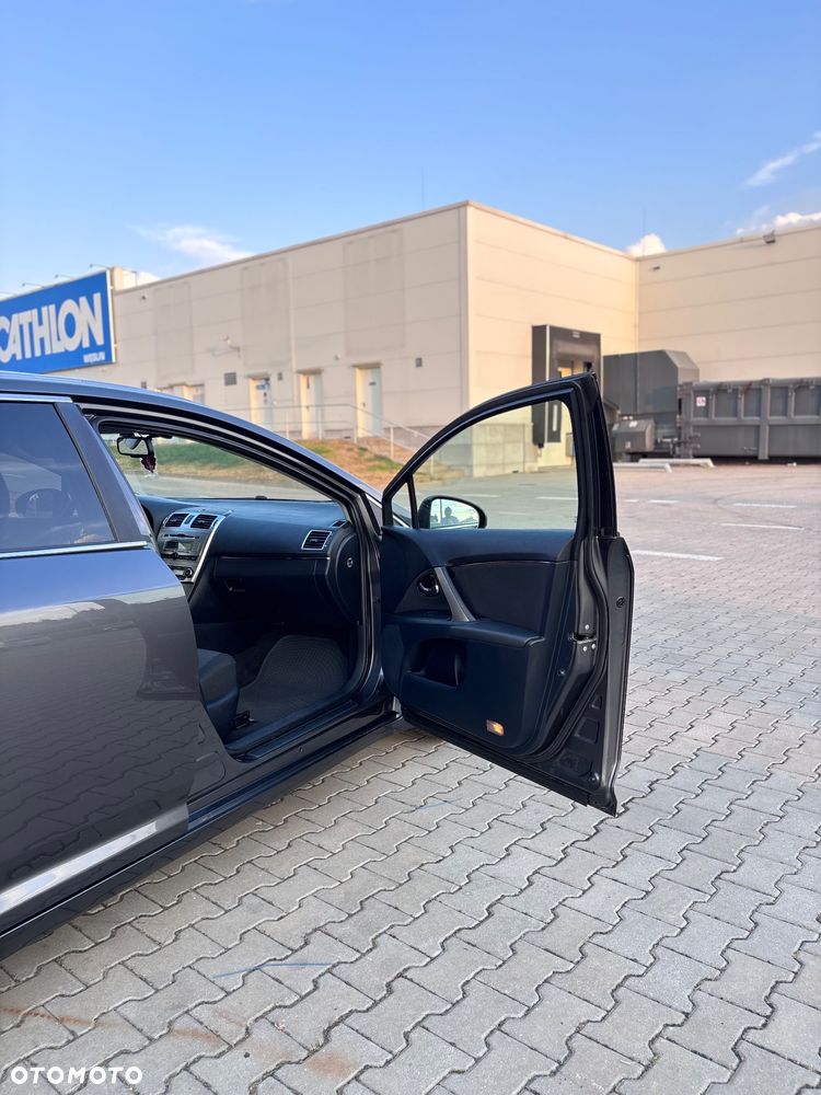 Toyota Avensis 2.0 D-4D Sol - 14