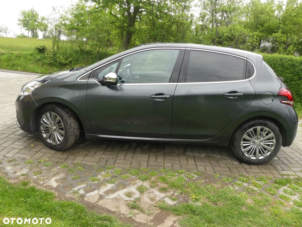 Peugeot 208 1.2 PureTech GPF Signature S&S EAT6 - 12