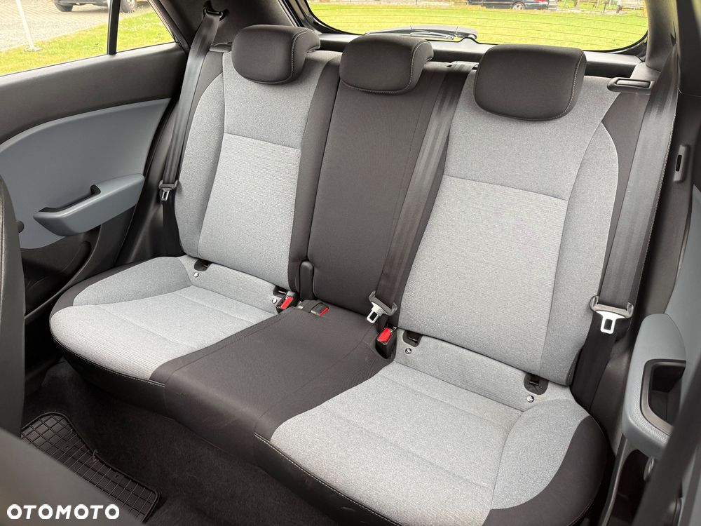 Hyundai i20 1.2 Intro Edition - 24