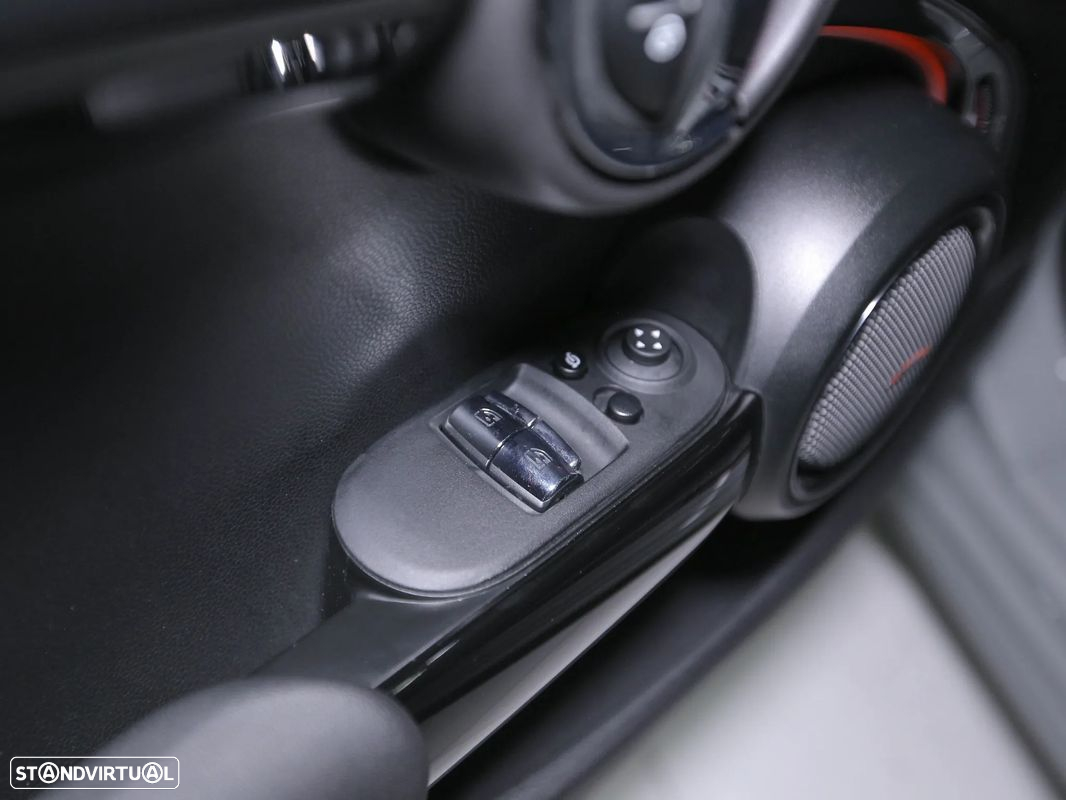 MINI 3 Portas John Cooper Works Auto Desportiva - 11