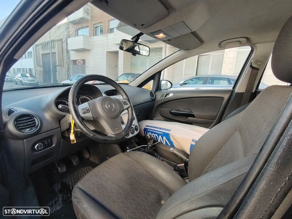 Opel Corsa 1.2 Enjoy FlexFuel - 2