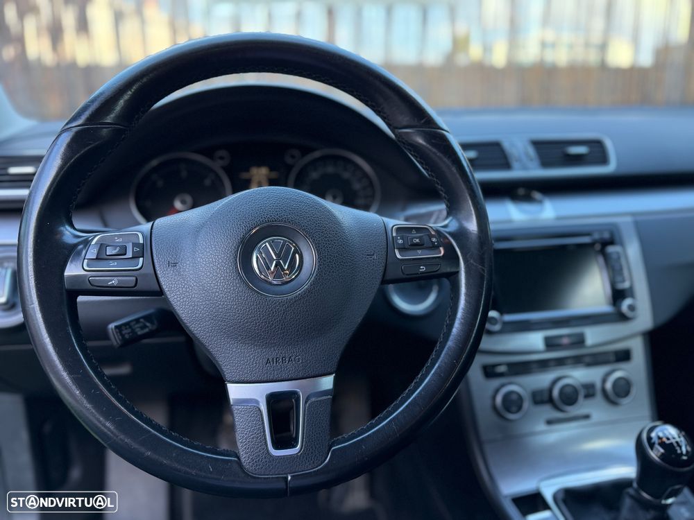 VW Passat 1.6 TDI BlueMotion - 18