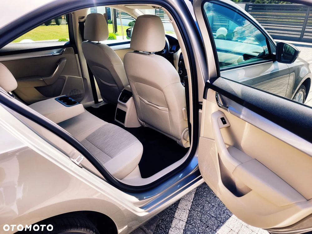 Skoda Octavia 1.4 TSI Ambition - 14