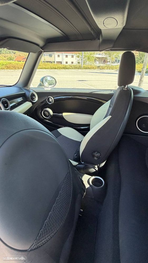 MINI Cabrio Cooper S - 13