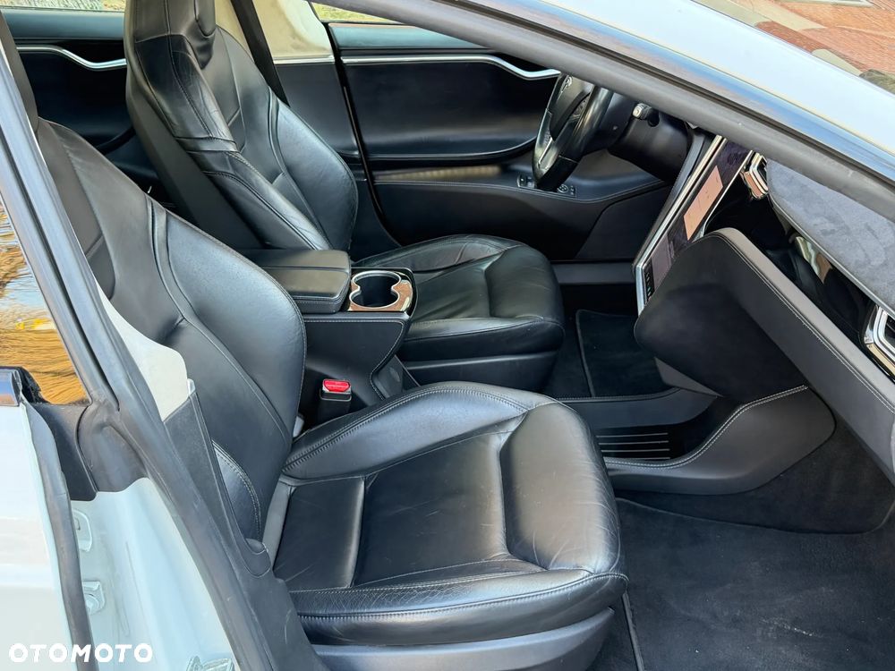 Tesla Model S 85D Allradantrieb - 11