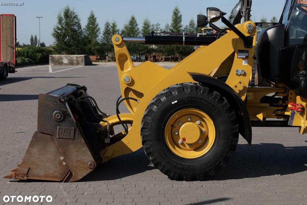 Caterpillar CAT 906M - 14