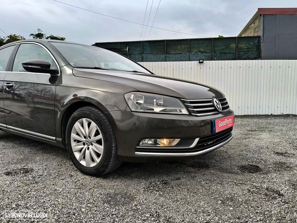 VW Passat 1.6 TDI BlueMotion - 12
