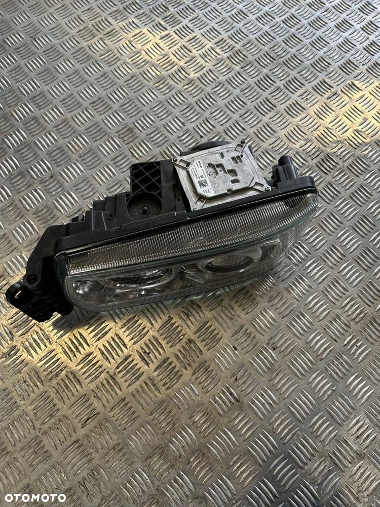 REFLEKTOR PRAWY LED IVECO STRAILS WI-WAY ORYGINAŁ IVECO OE 5801745446 - 3