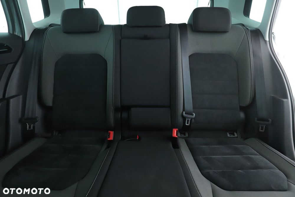 Volkswagen Golf - 26