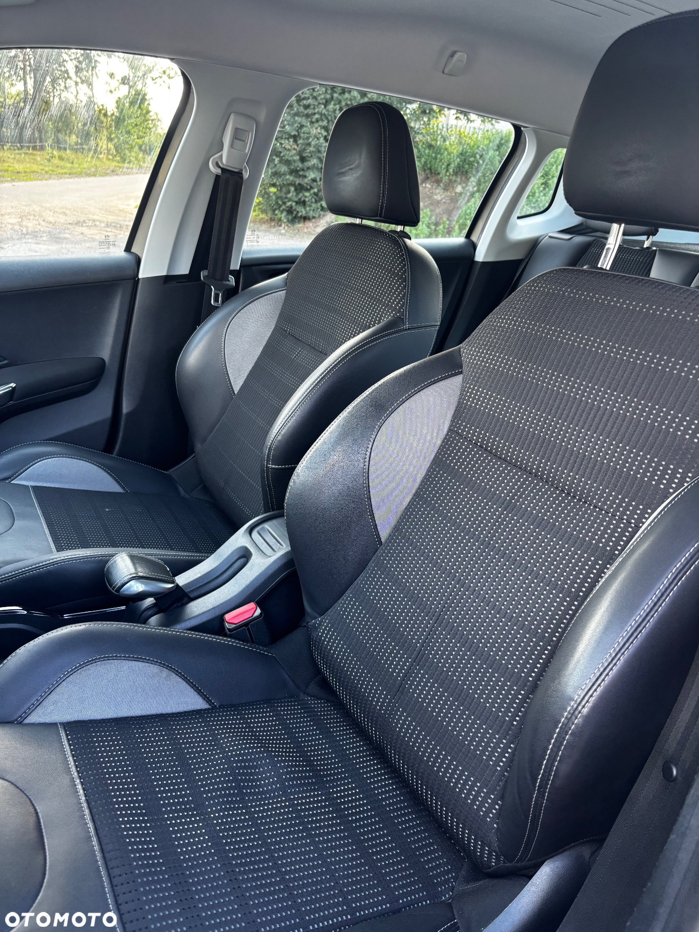 Peugeot 2008 1.2 Pure Tech GPF Allure S&S - 24