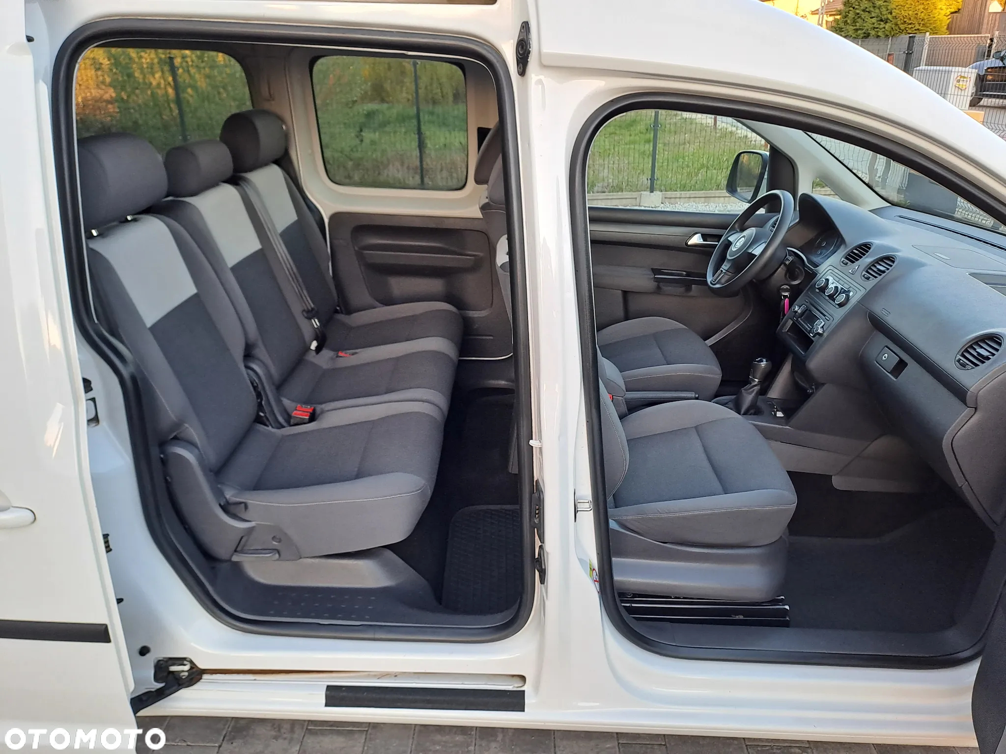 Volkswagen Caddy Maxi 2.0 TDI Comfortline 4Motion - 17