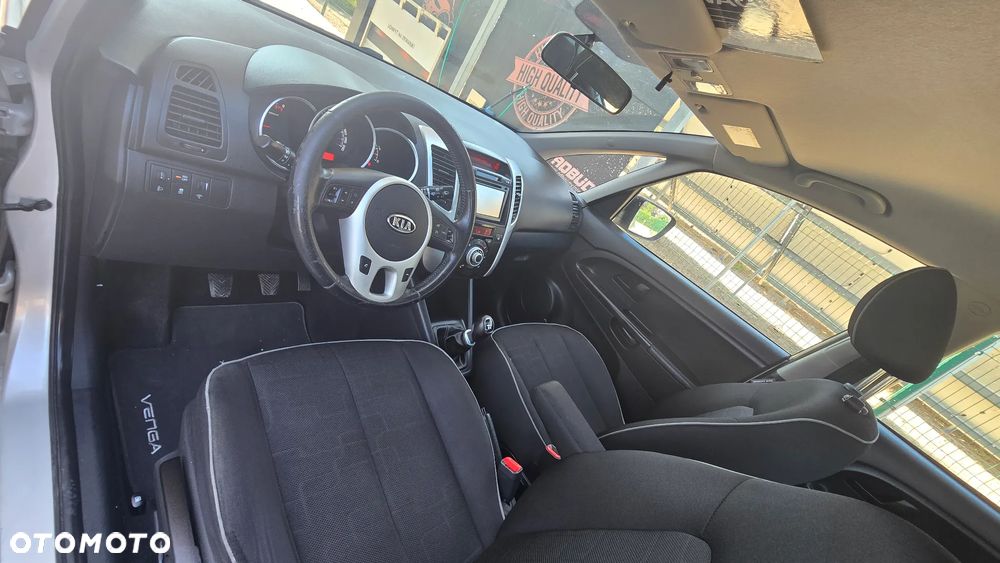 Kia Venga 1.4 CVVT Attract - 11