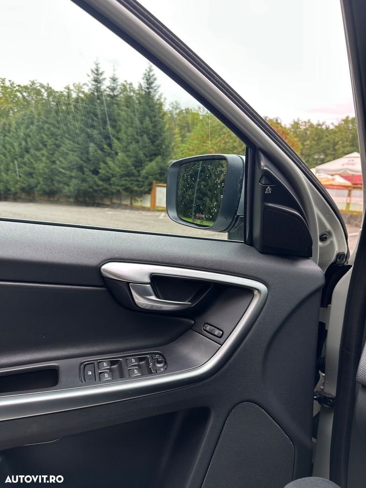Volvo XC 60 D5 AWD RDesign - 24