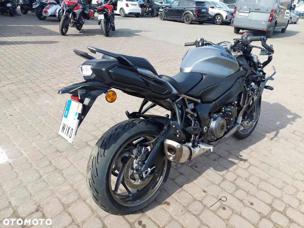Suzuki GSX 1000 - 5