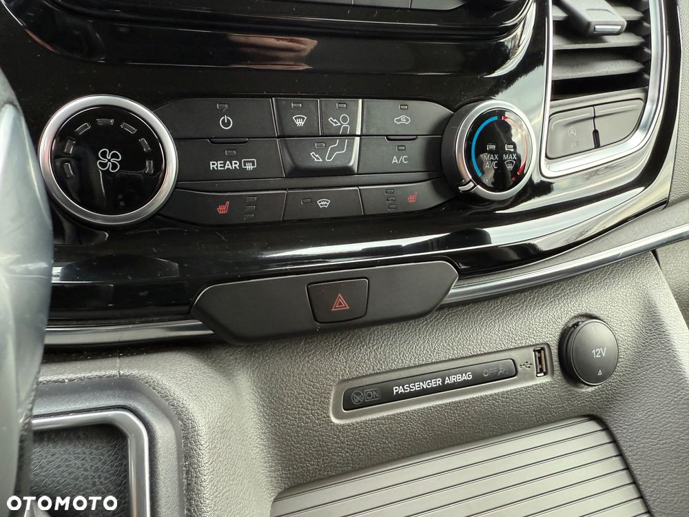 Ford Tourneo Custom 320 L1H1 VA Autm Titanium - 17