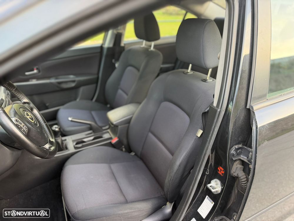 Mazda 3 Sedan - 11