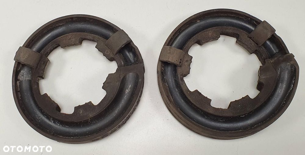 GUMA PODKŁADKA SPRĘŻYNY TYŁ DISCOVERY SPORT L550 - 3