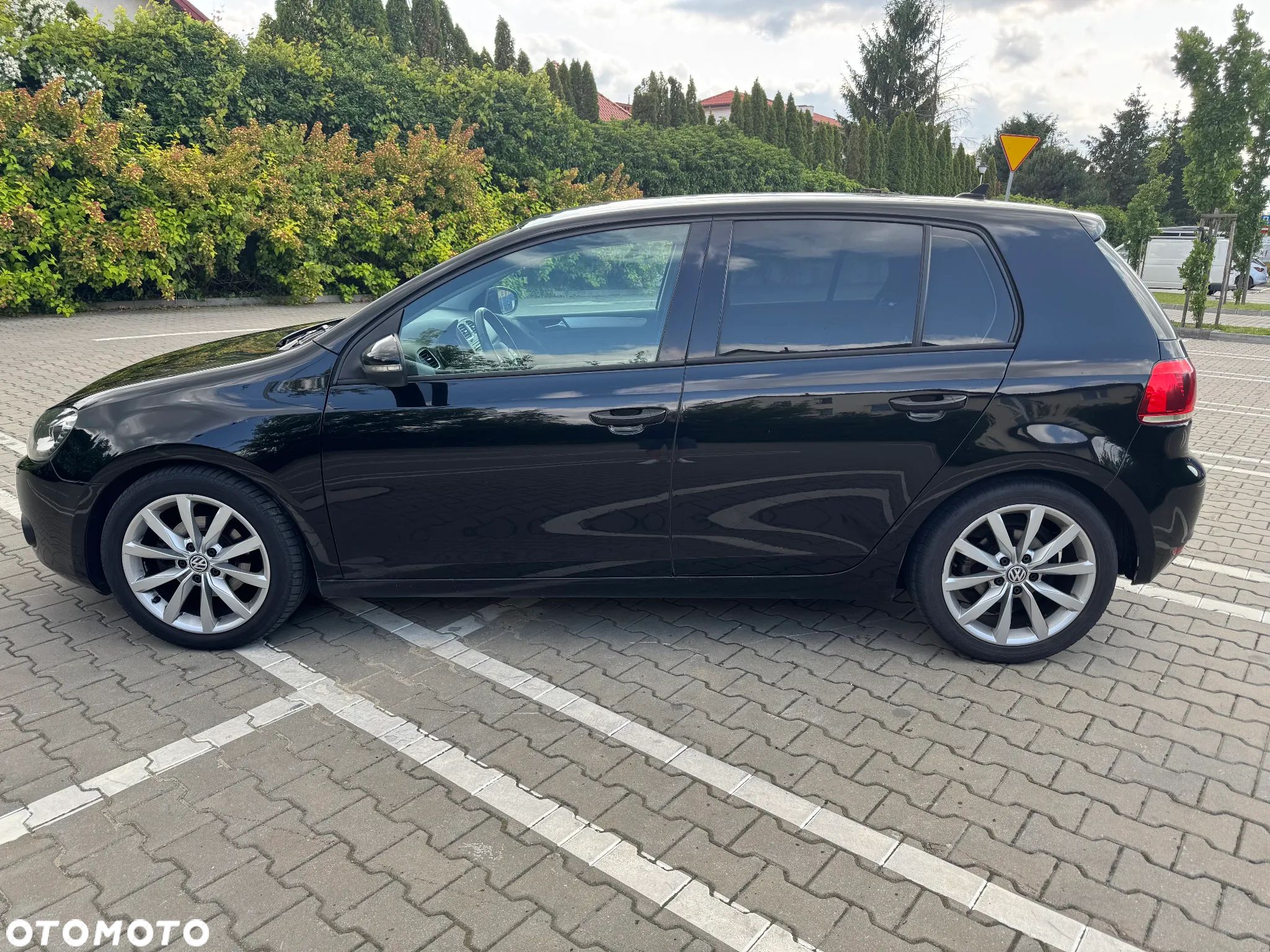 Volkswagen Golf VI 1.6 TDI Highline - 1