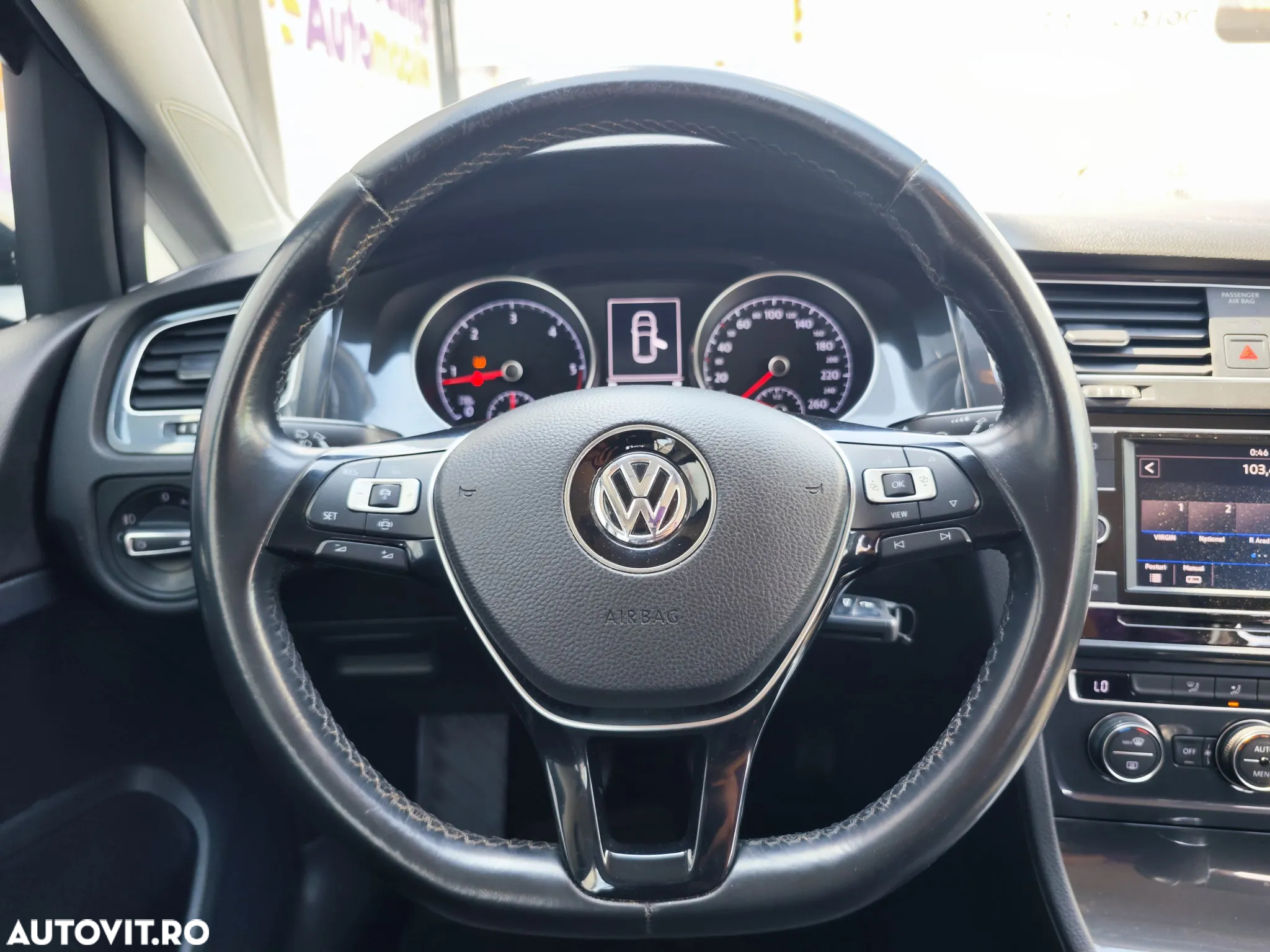 Volkswagen Golf 1.6 TDI Comfortline - 19
