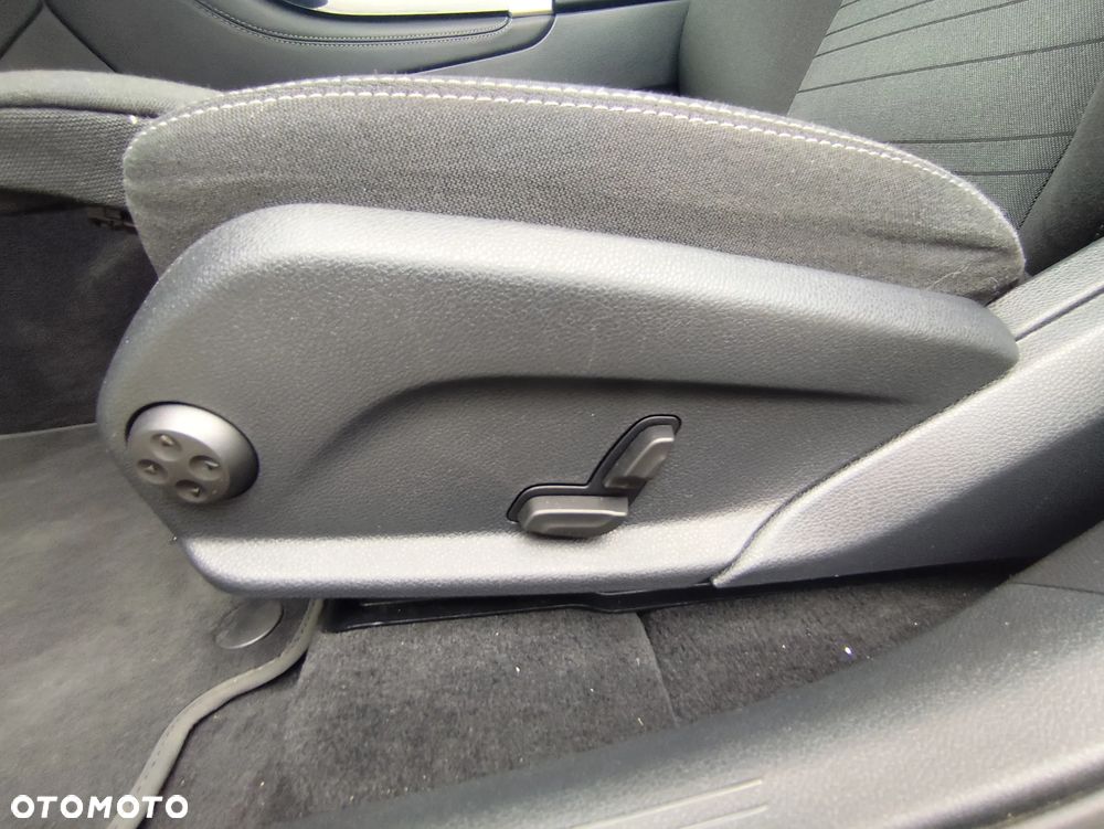 Mercedes-Benz GLC 200 d 4Matic 9G-TRONIC - 35