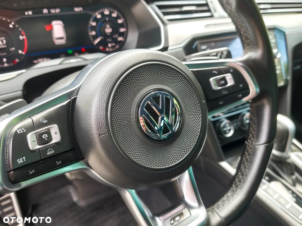 Volkswagen Passat - 11