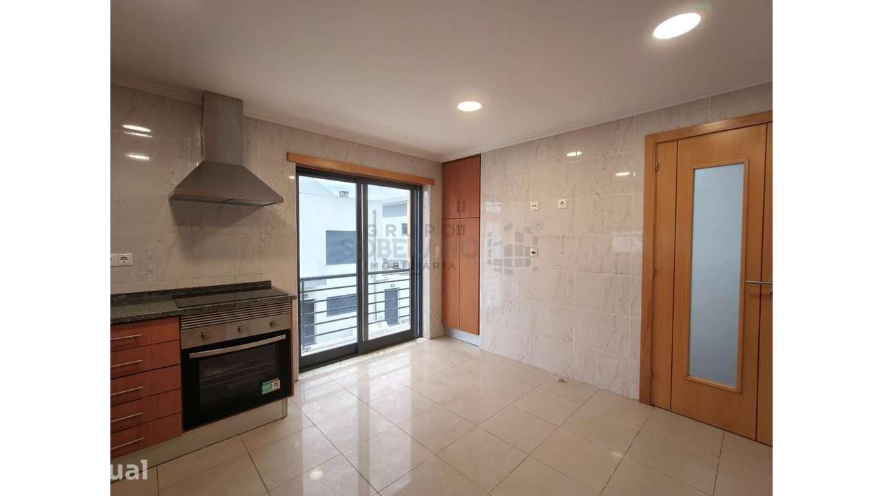 Moradia Isolada T5 em Feijó - Grande imagem: 4/46