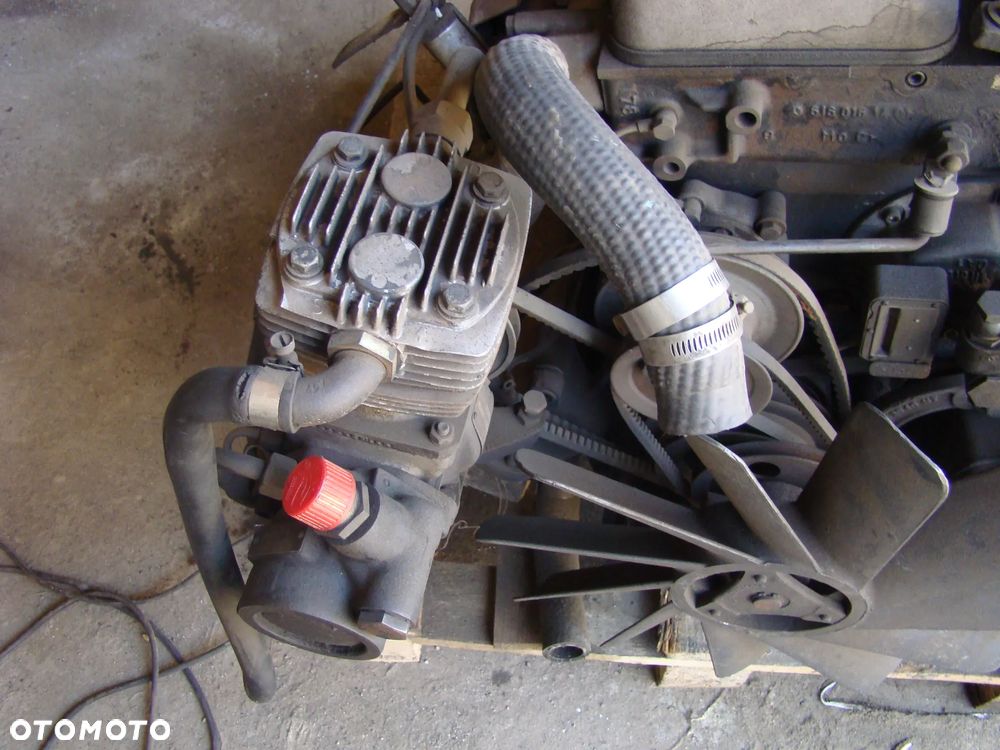 Mercedes-Benz Silnik 615.933 – Oryginalny Tauschaggregat, Stan Bardzo Dobry - 7