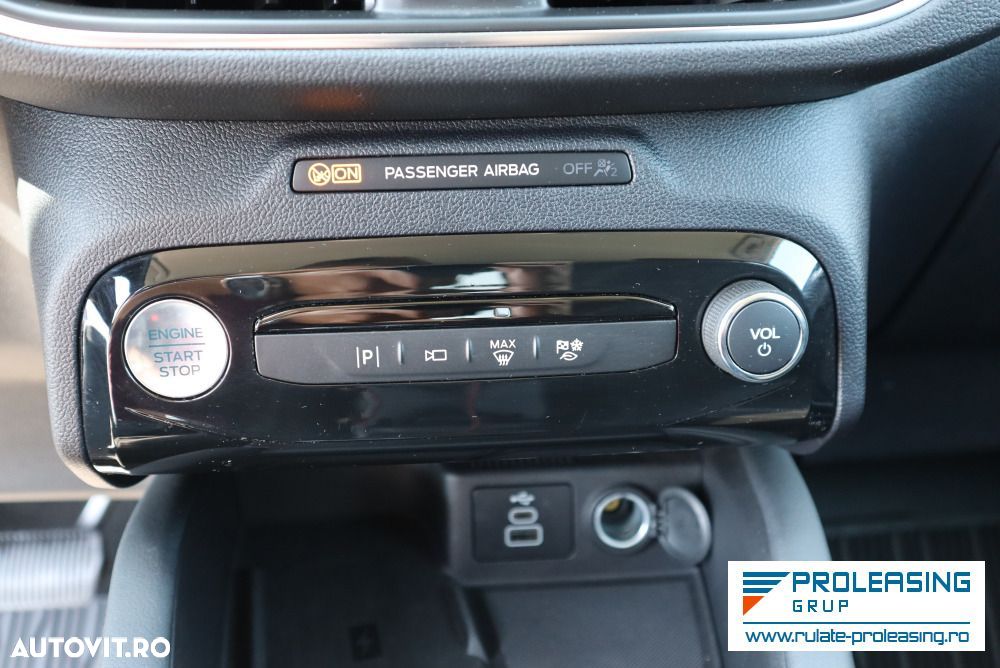 Ford Kuga - 12