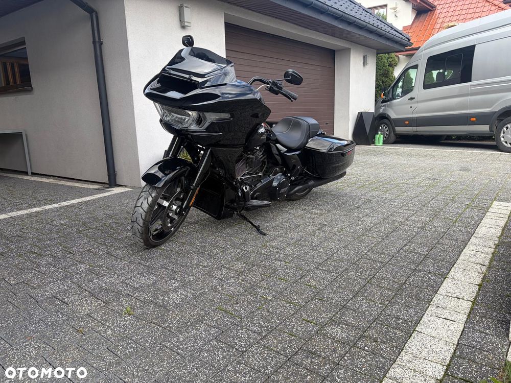 Harley-Davidson Touring Road Glide - 2