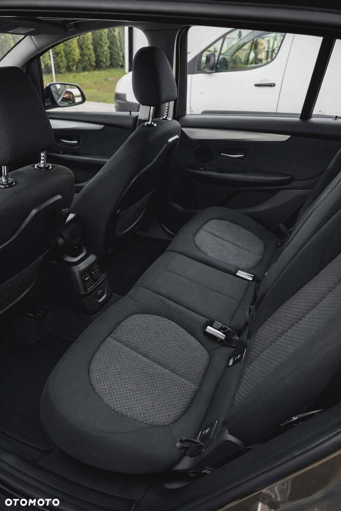 BMW Seria 2 218d GT - 7
