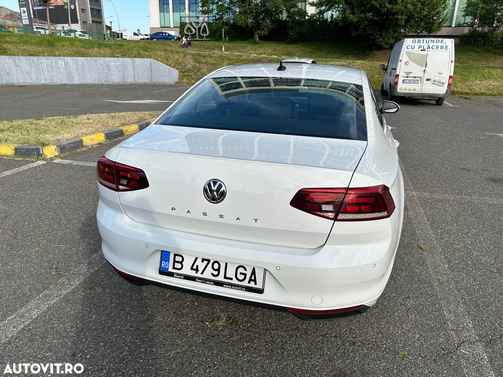 Volkswagen Passat - 8