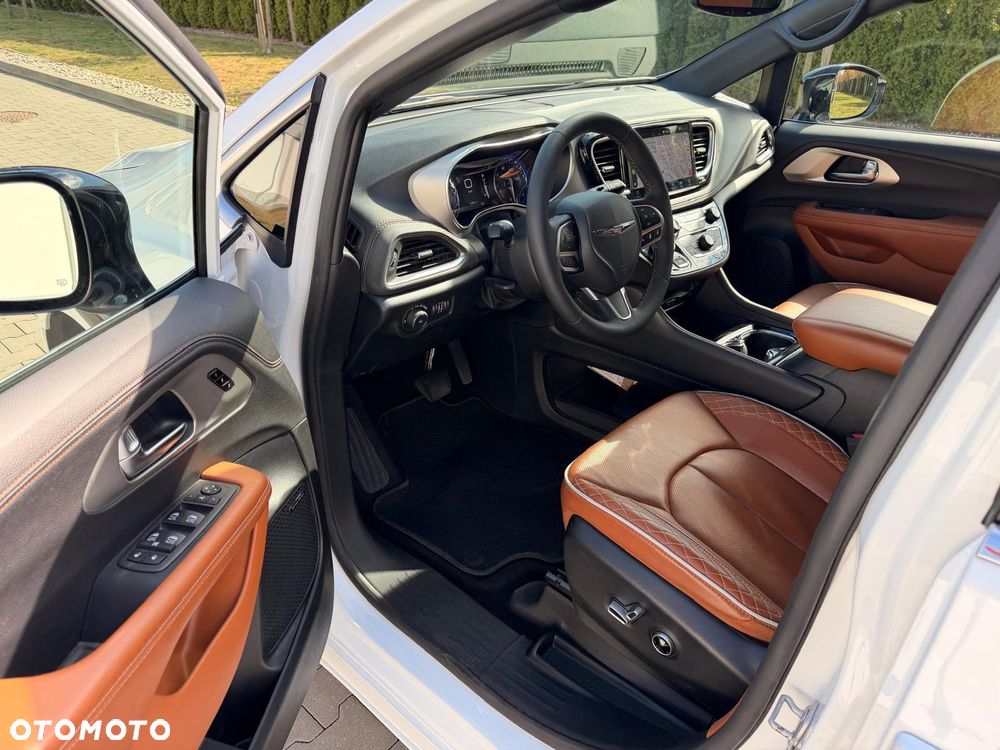 Chrysler Pacifica - 9