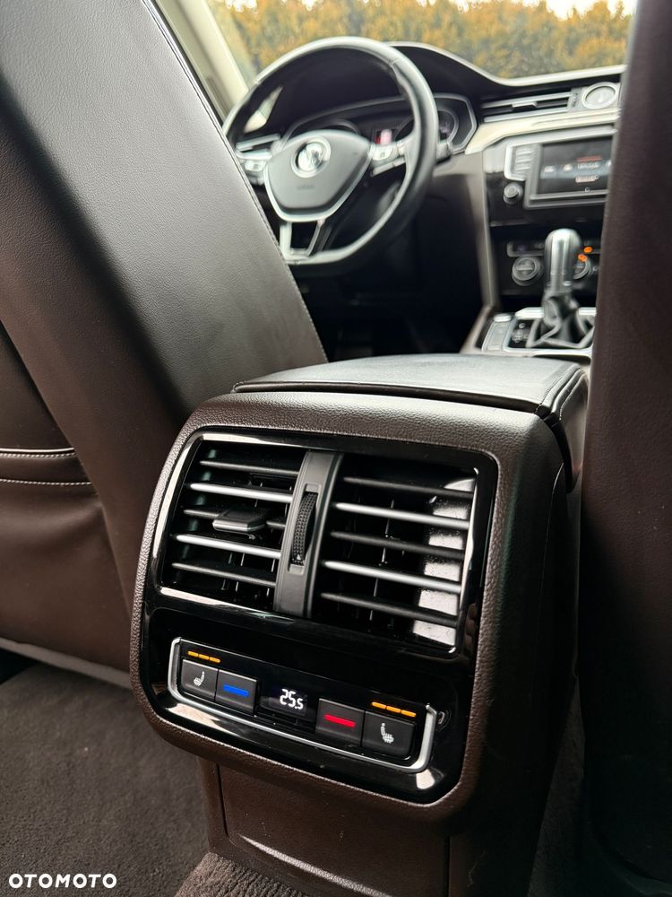Volkswagen Passat 2.0 TDI SCR DSG Highline - 8