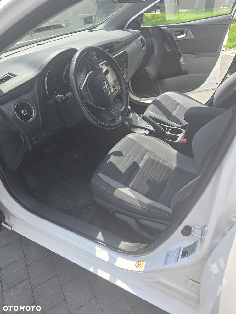 Toyota Auris 1.8 HSD Luna - 8