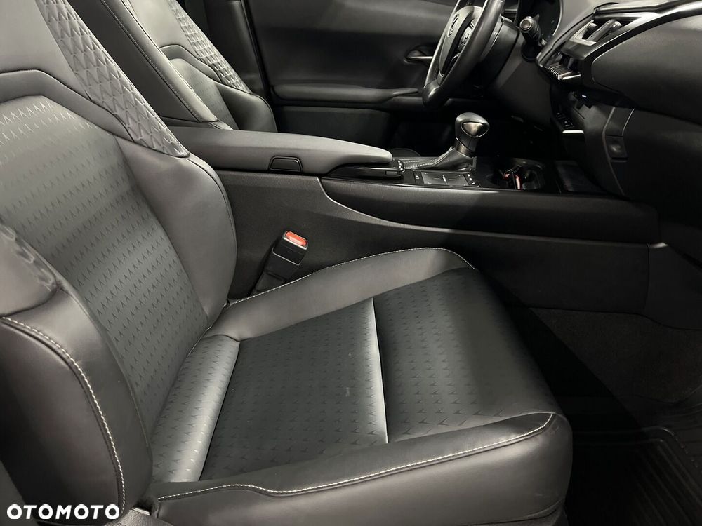 Lexus UX 250h GPF F Impression 2WD - 16