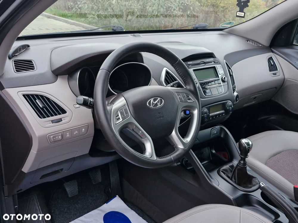 Hyundai ix35 2.0 CRDi 4WD Fifa World Cup Gold Edition - 20