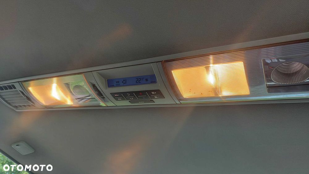 Volkswagen Multivan - 8