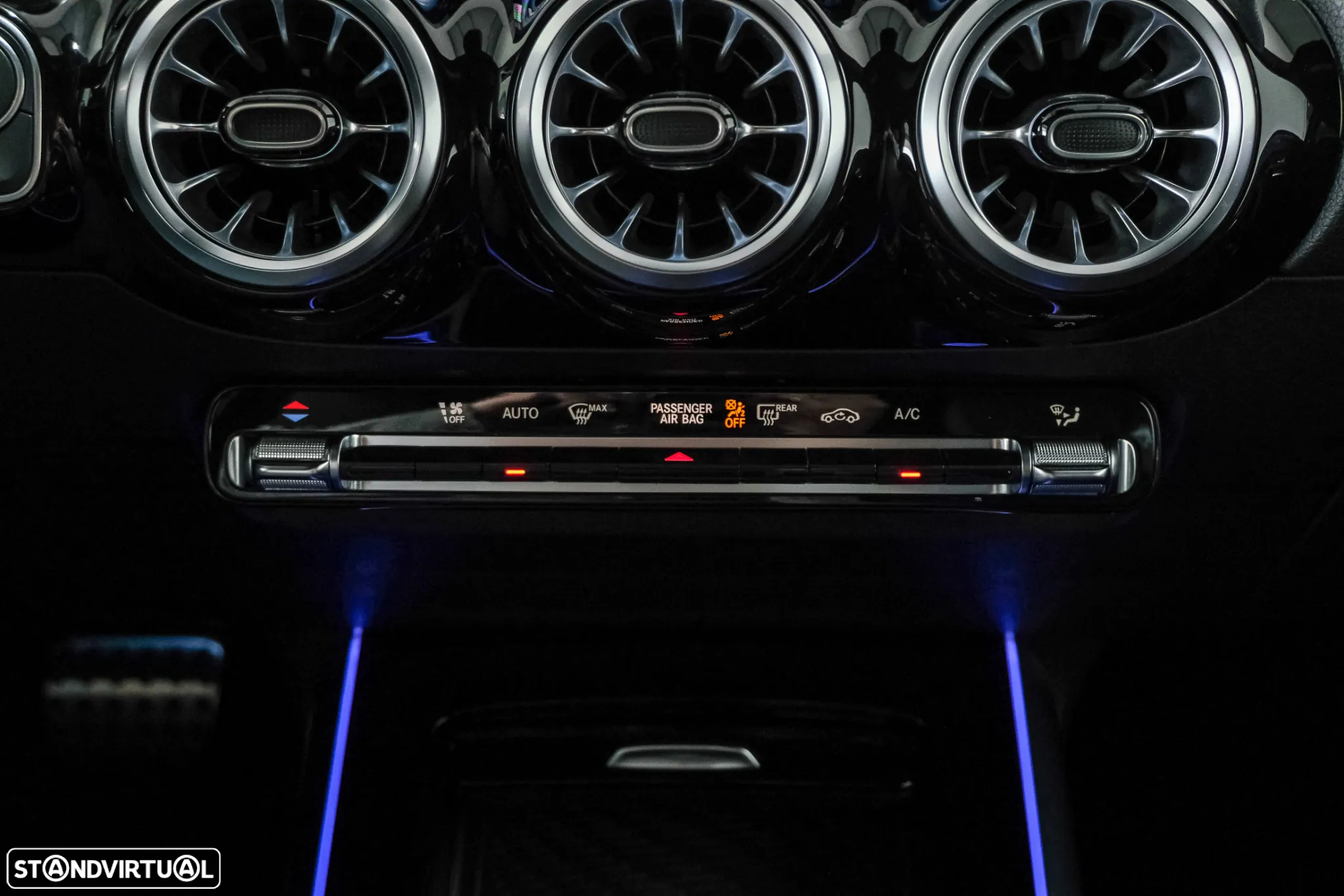 Mercedes-Benz GLA 200 d AMG Line - 42