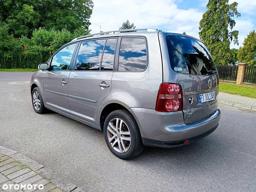 Volkswagen Touran - 6
