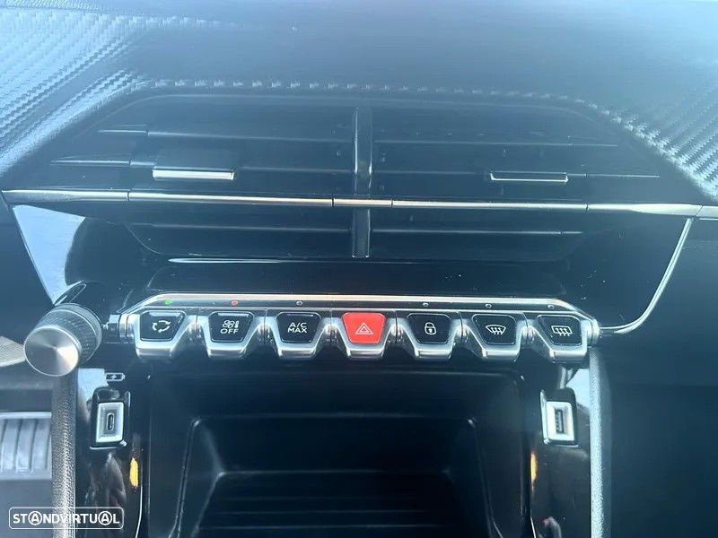 Peugeot 208 1.2 PureTech Allure EAT8 - 19