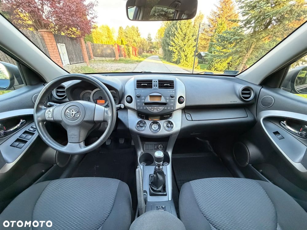 Toyota RAV4 2.2 D-4D Premium - 22