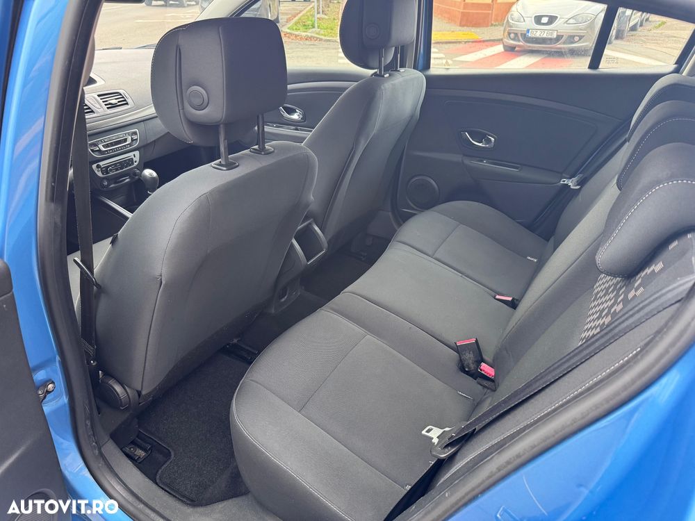 Renault Megane ENERGY dCi 110 Start & Stop Paris Business - 17