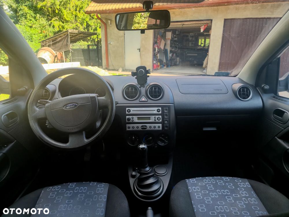 Ford Fiesta 1.3 Ambiente - 10