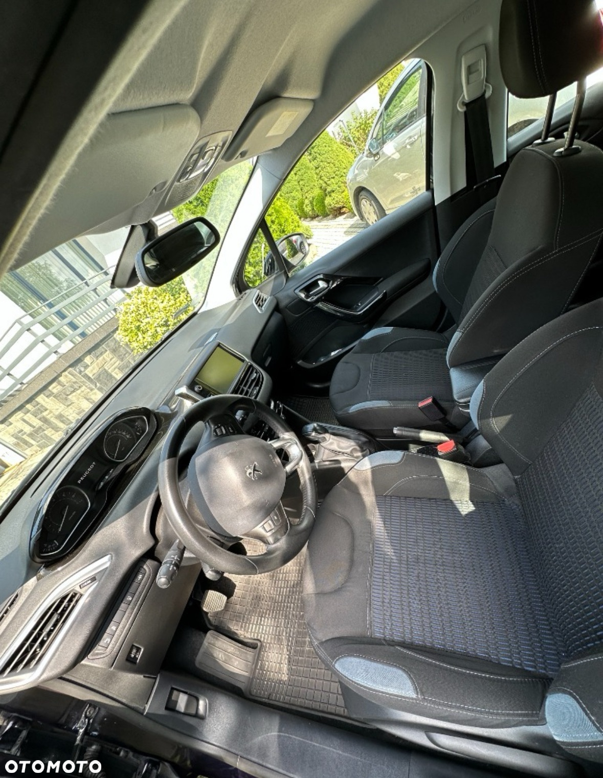 Peugeot 208 1.2 PureTech Allure - 5