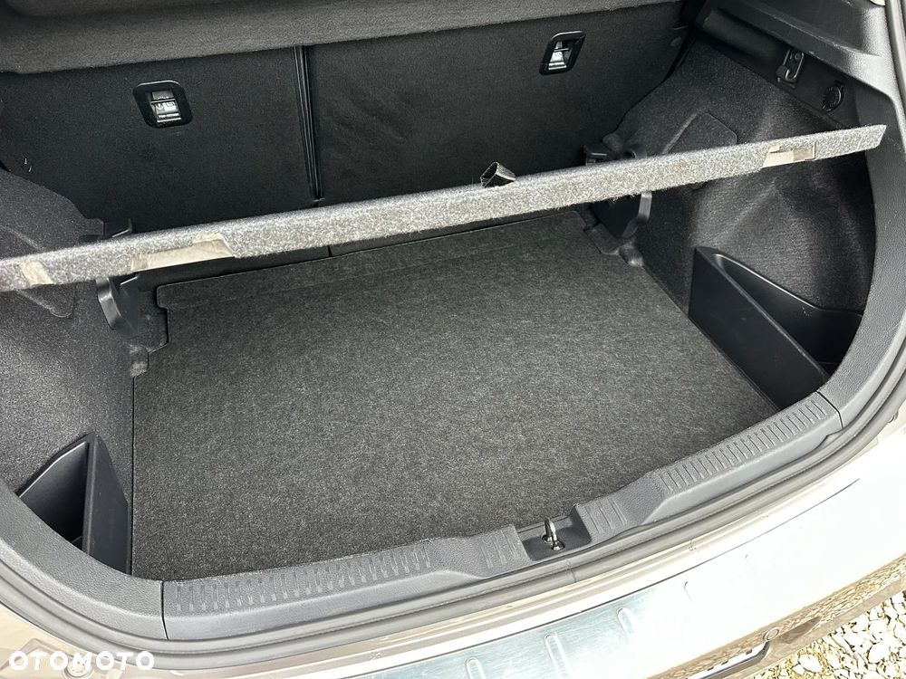 Toyota Auris 1.6 Prestige - 15